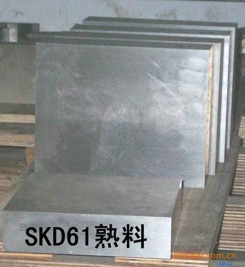 東锜和斯慕，東锜t302